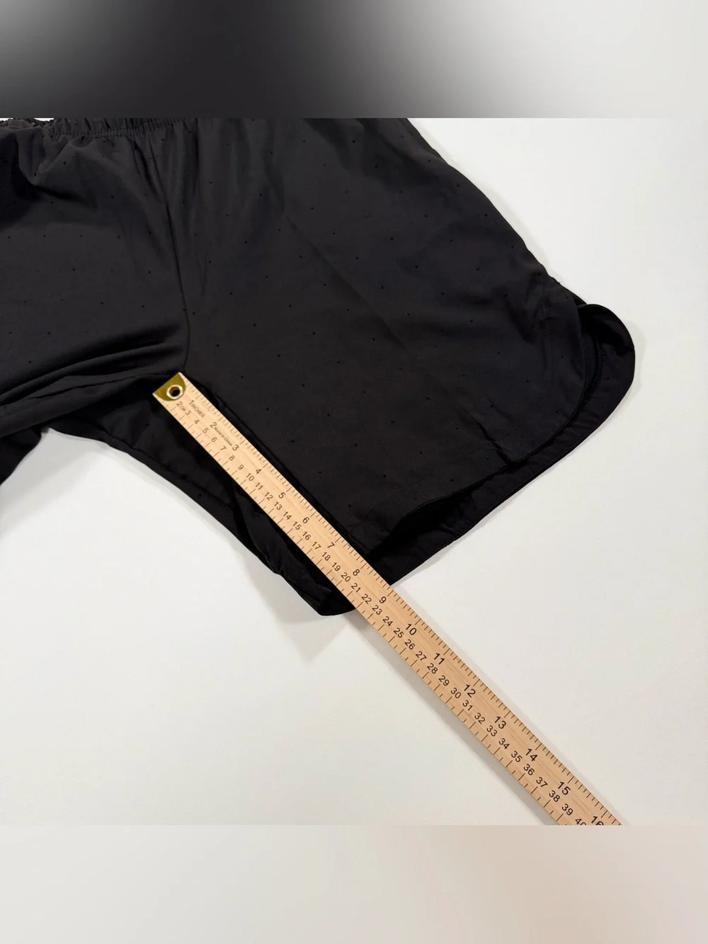 Spiderz Mens Medium Athletic Shorts Black Perforated Running Workout Gym Pockets